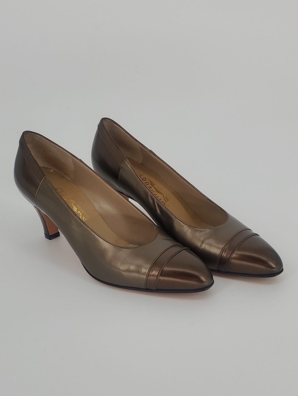 Vintage Salvatore Ferragamo Metallic Brown Pointed-Toe Leather Pumps Size 8.5